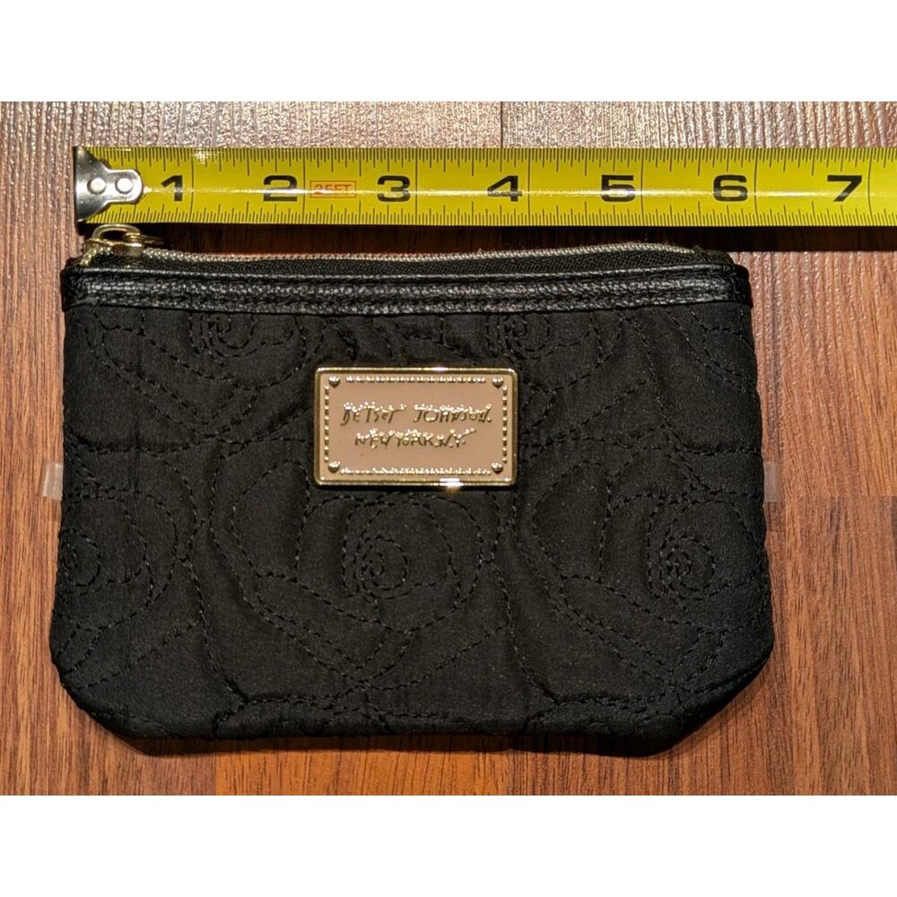 Y2K Betsey Johnson Black Quilted Floral Cosmetic Makeup Bag Pouch Gold Logo - Picture 6 of 7